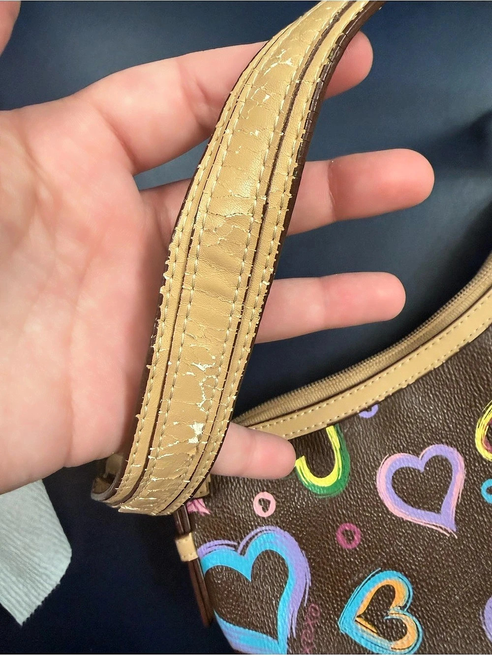 Vintage Xoxo Heart Print Shoulder Bag in Brown & Tan - Picture 5 of 5
